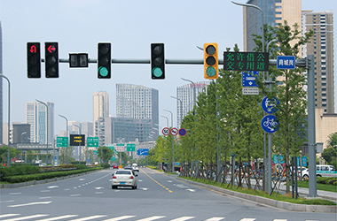 等边八角悬臂信号灯