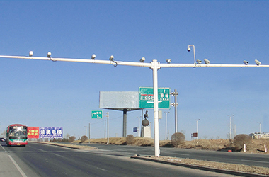 道路监控杆1