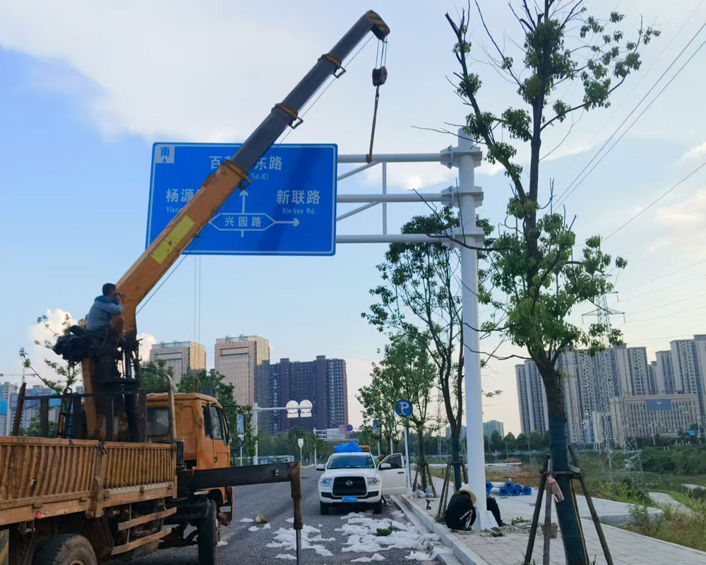 道路指示牌+杆件
